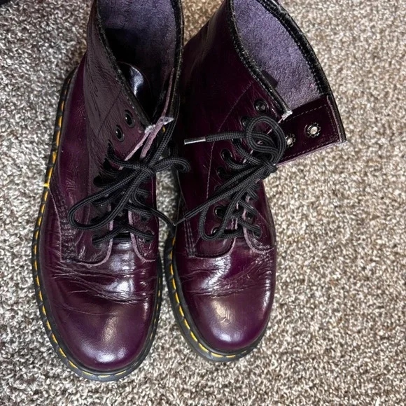 Vintage Dr. Martens Boots Purple Patent Leather Made in England Womens UK 5 US 7 - Picture 2 of 9